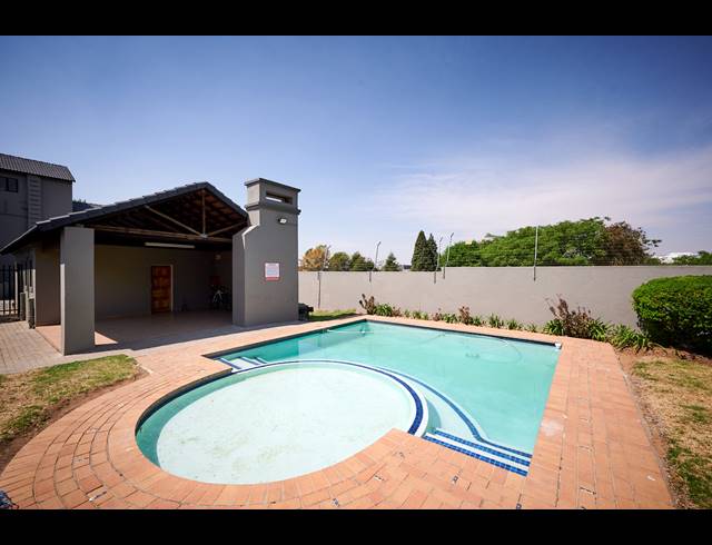 2 BEDROOM TOWNHOUSE FOR SALE IN NOORDWYK